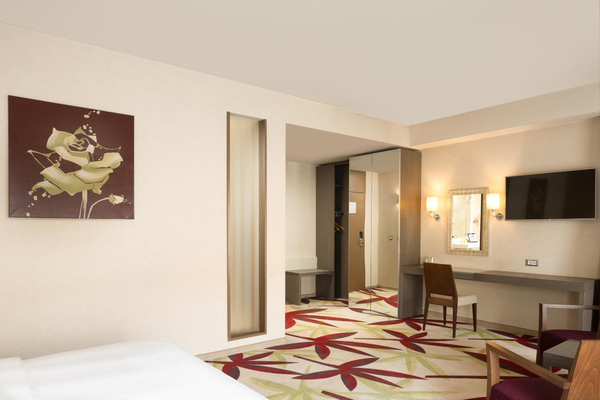 קלוז'-נאפוקה Golden Tulip Ana Dome Hotel מראה חיצוני תמונה