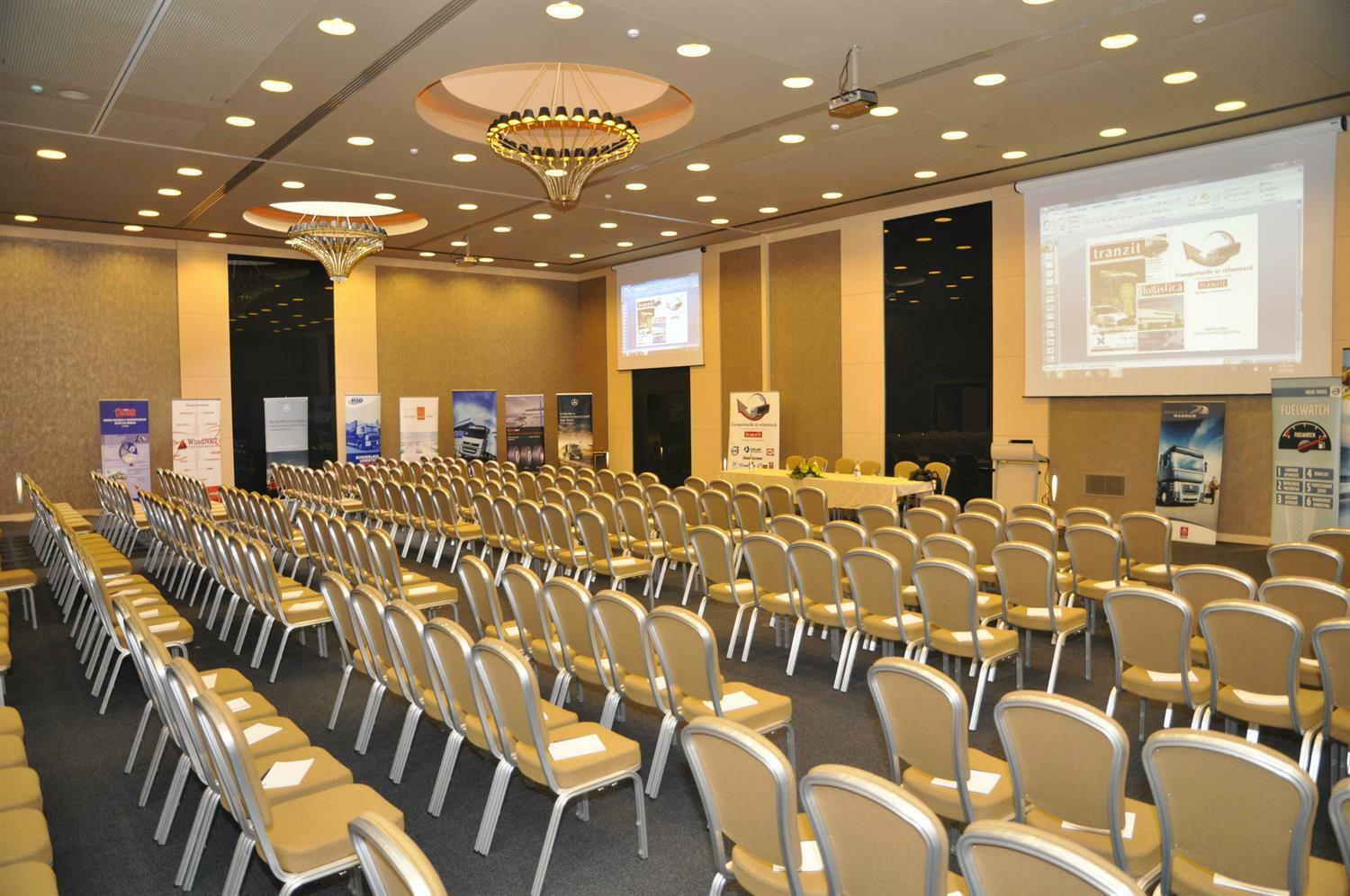 קלוז'-נאפוקה Golden Tulip Ana Dome Hotel מראה חיצוני תמונה